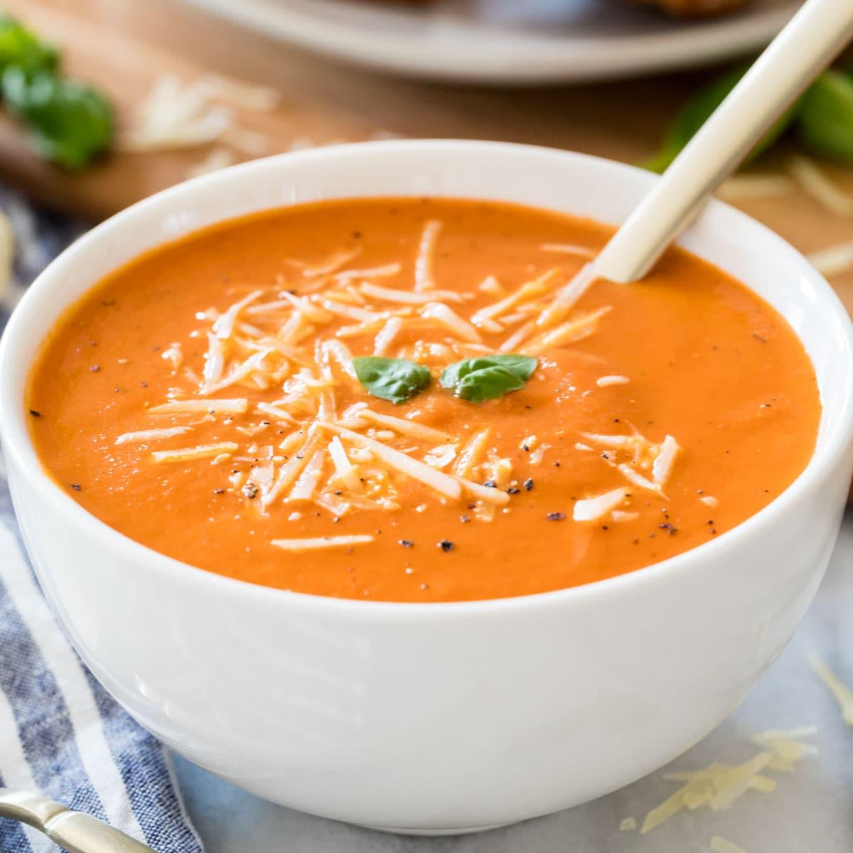 Cozy Soup Delights: Family-Friendly Recipes