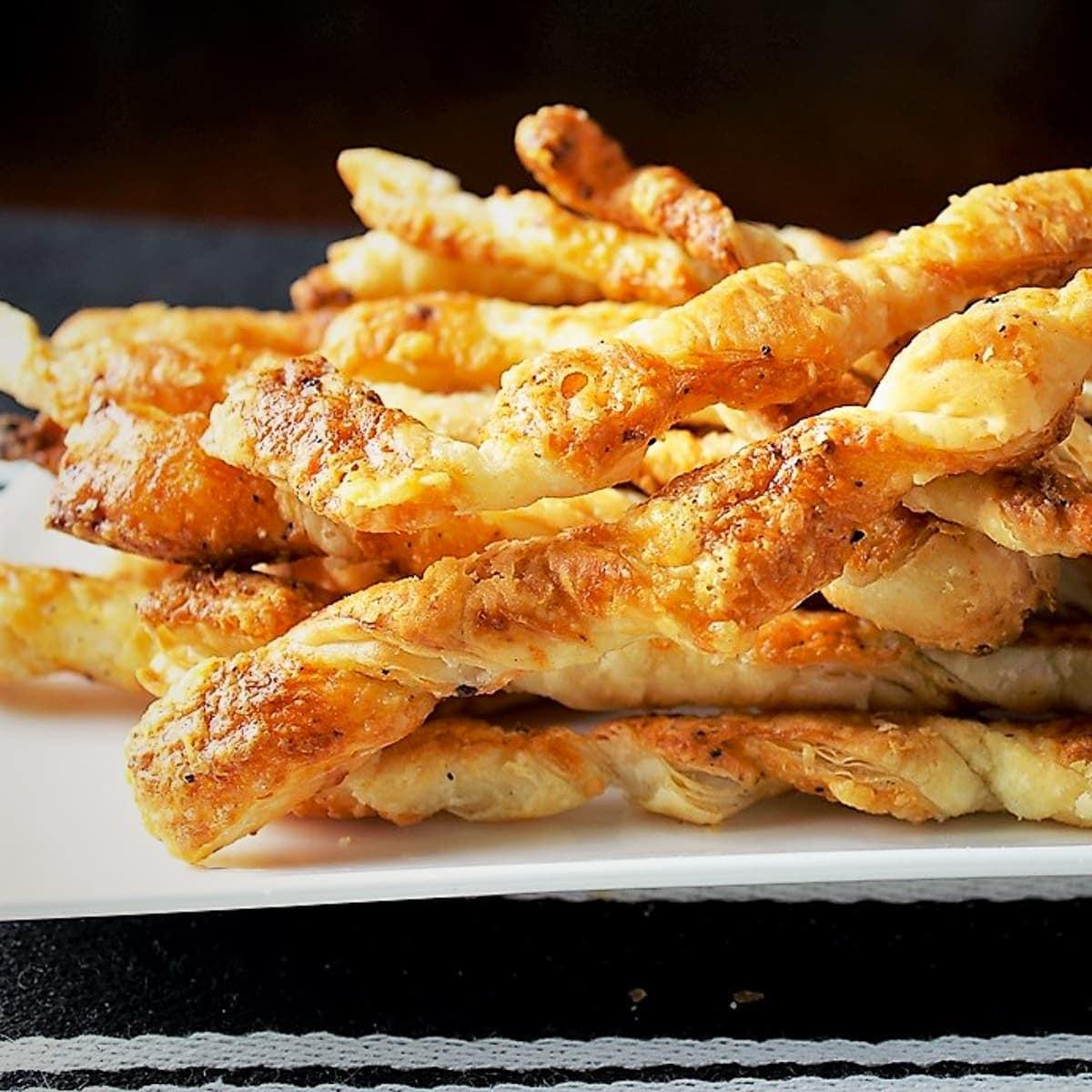 Cheesy Twists: Family’s Go-To Mac and Cheese Recipes