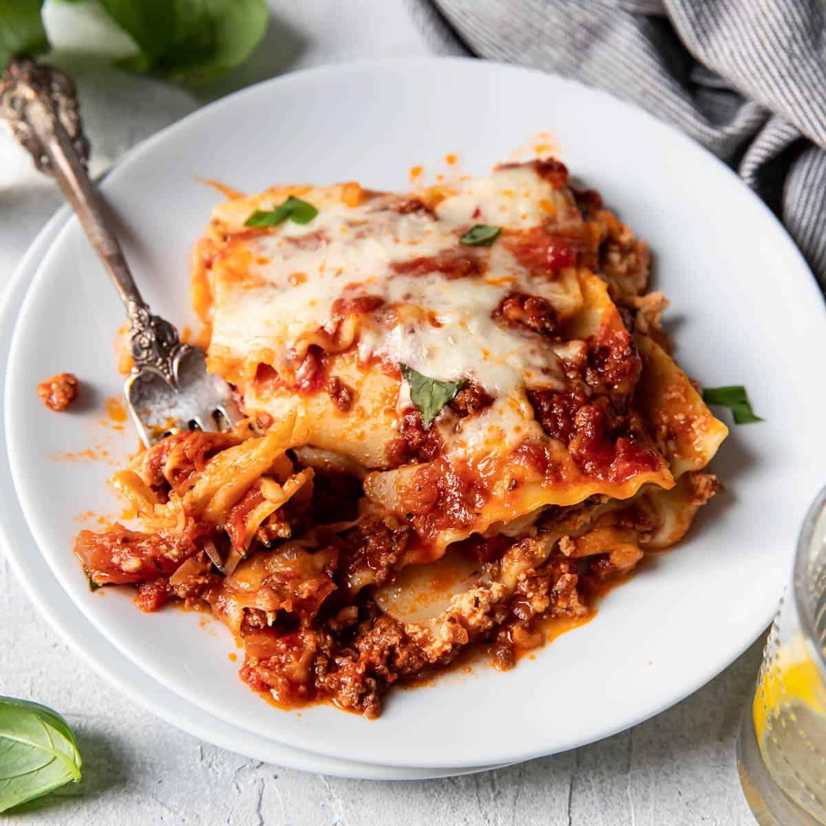 Introduction: Unveiling the ‍Secrets to Crafting the Perfect Family ⁤Lasagna