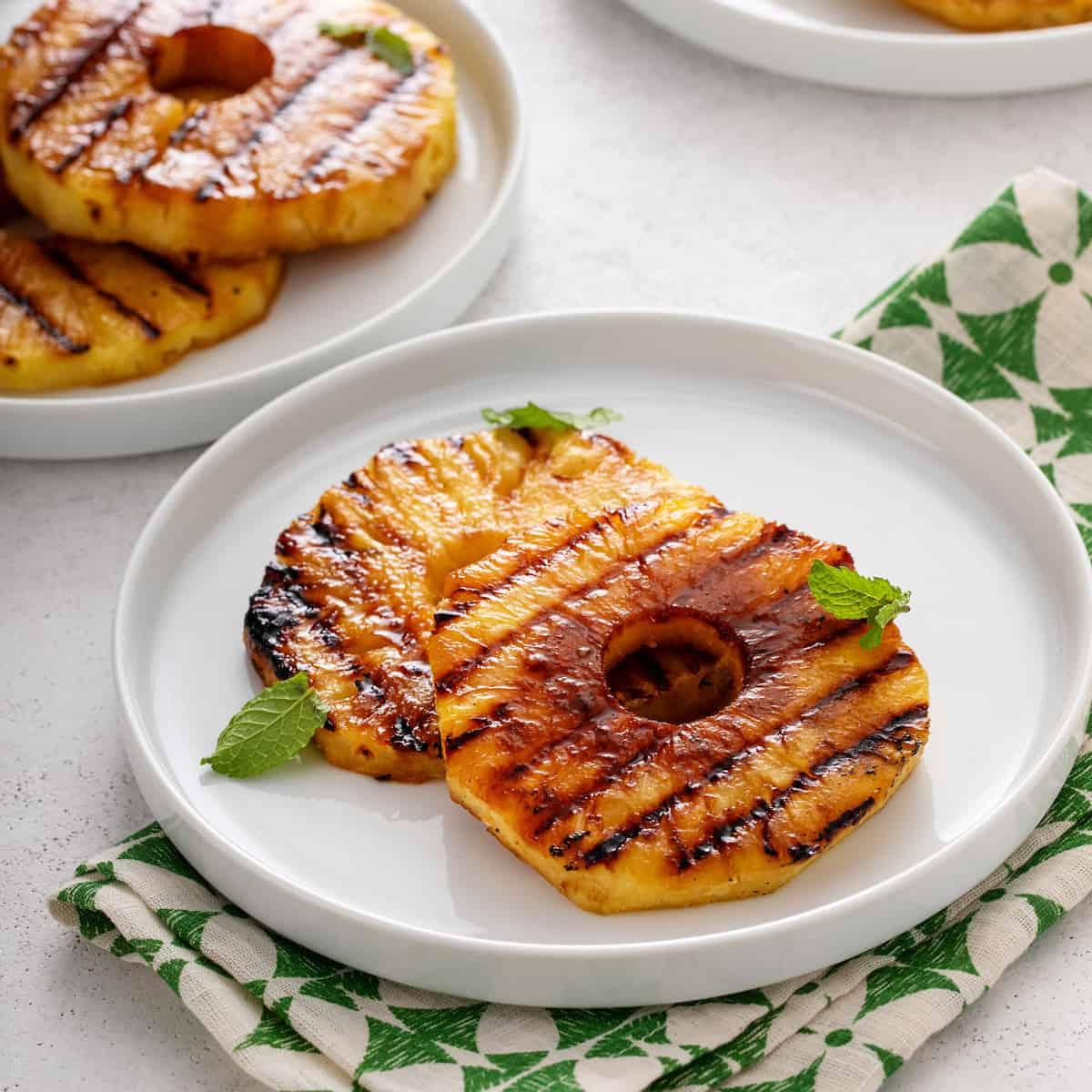 Savory and Sweet: Grilled Pineapple ⁤Chicken Skewers