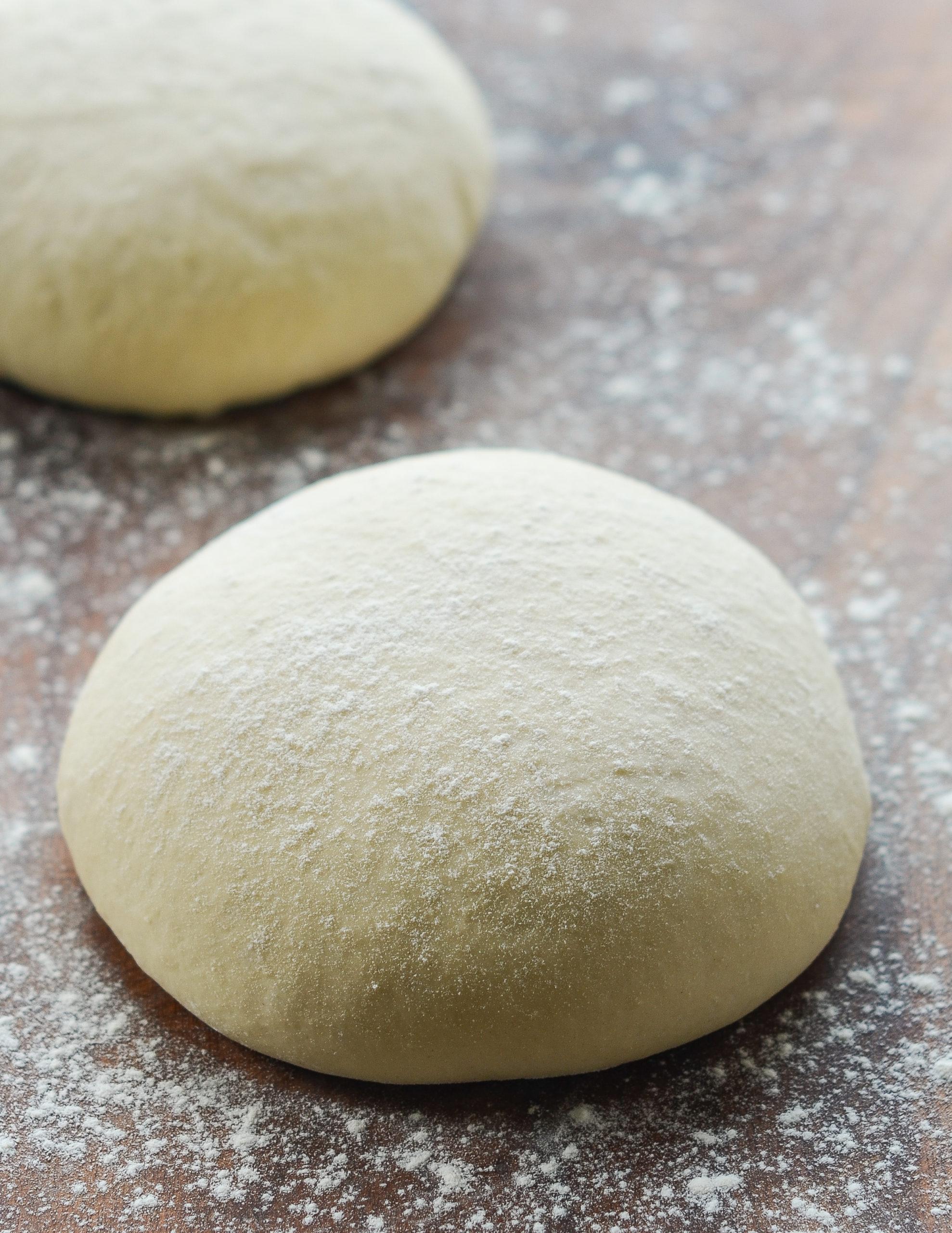 Creating the Perfect Pizza ​Dough from Scratch